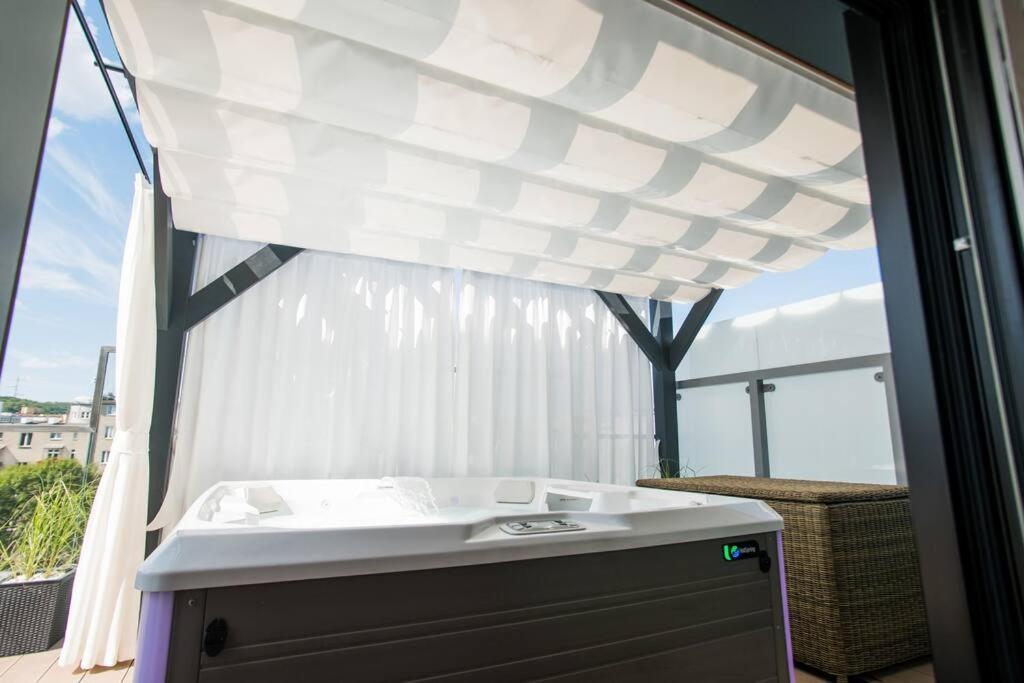 شقة Luksusowy Penthouse Z Jacuzzi I Widokiem Na Morze غدينيا المظهر الخارجي الصورة
